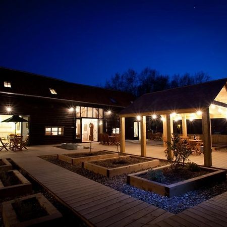 Creeksea Place Barns Burnham-on-Crouch Exterior photo