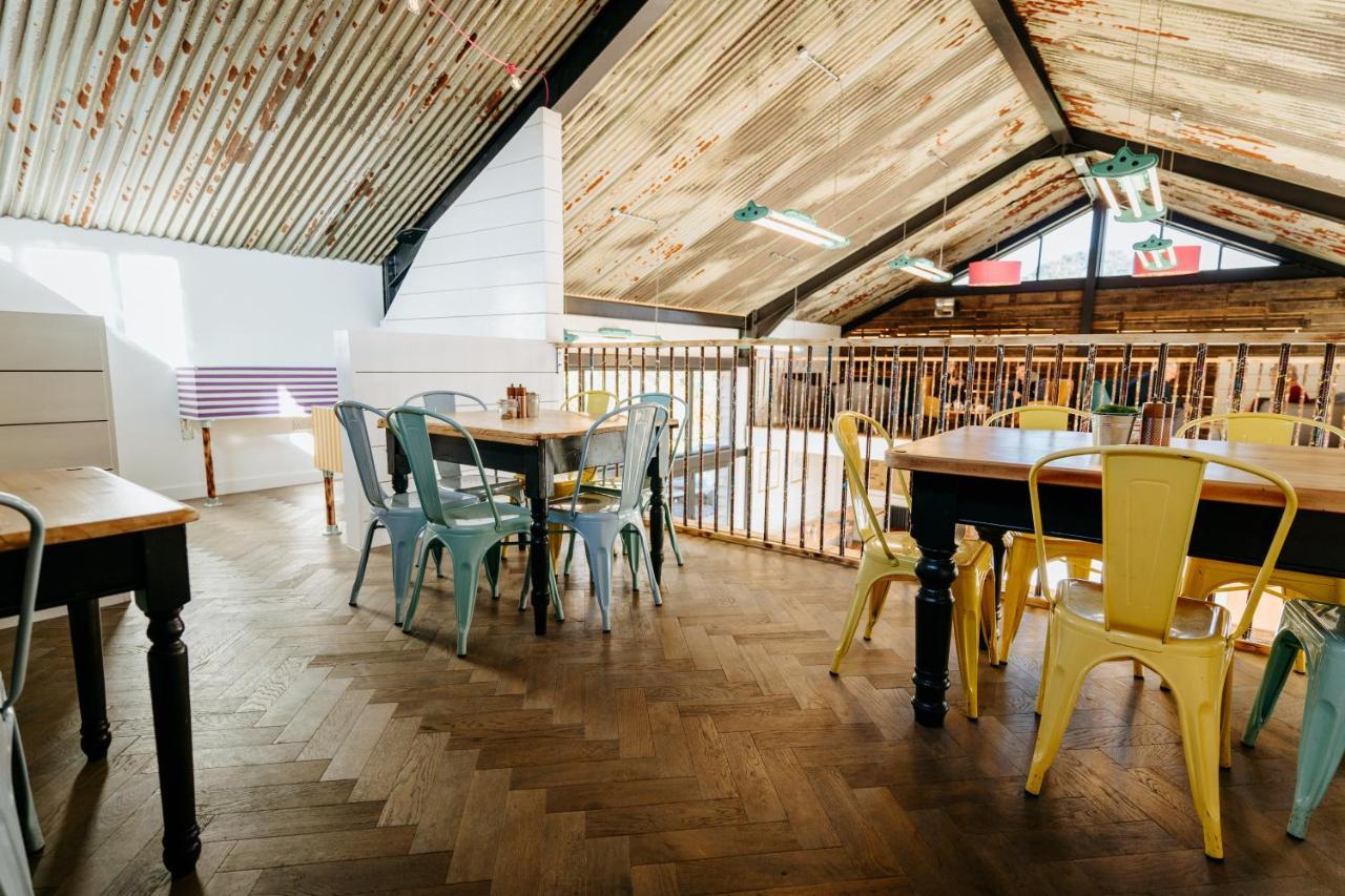 Creeksea Place Barns Burnham-on-Crouch Exterior photo