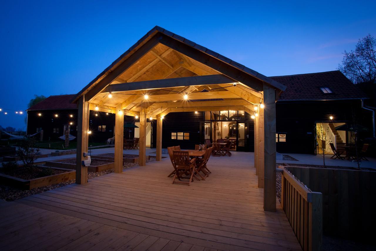 Creeksea Place Barns Burnham-on-Crouch Exterior photo